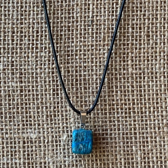 Blue Dyed Agate Crystal Pendant Necklace Square Shaped Stone Healing Jewelry 20" - Picture 1 of 6